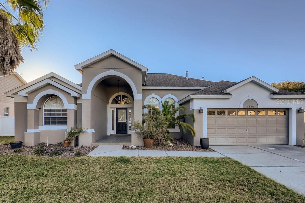 1630 PARKGLEN CIRCLE APOPKA, FL 32712
