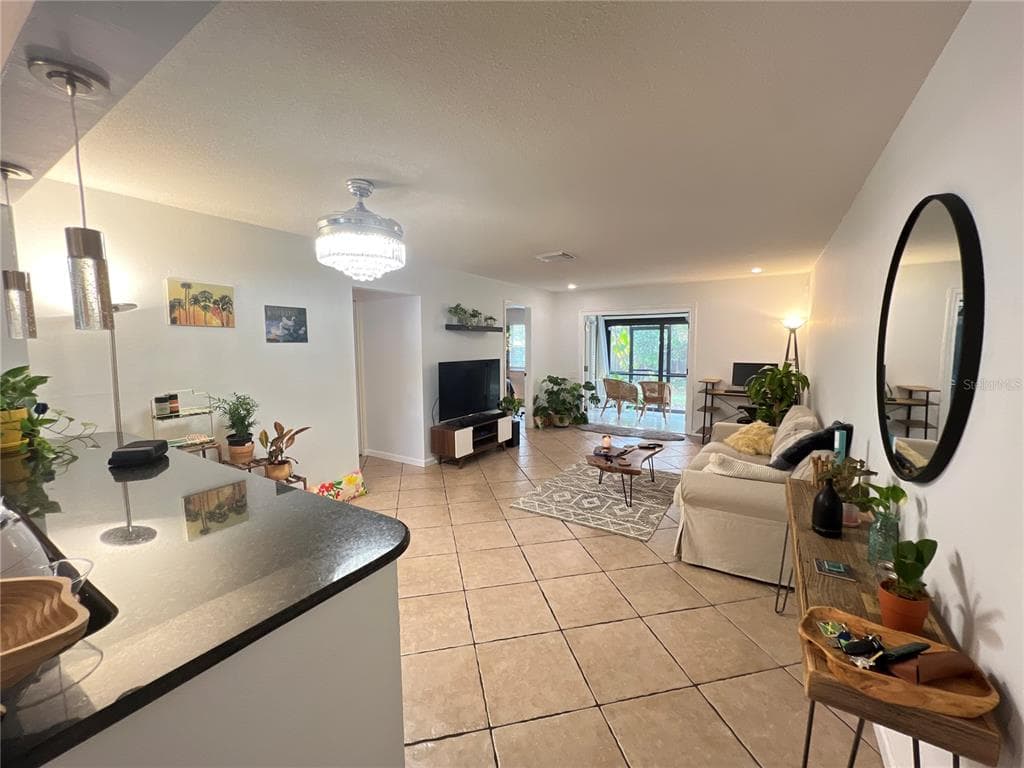 5265 E BAY DRIVE UNIT 913 CLEARWATER, FL 33764
