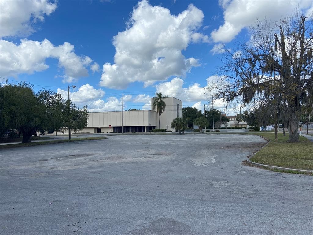 105 S WHEELER STREET PLANT CITY, FL 33563