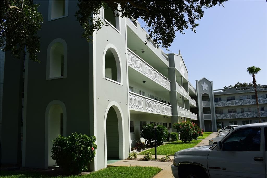 2257 WORLD PARKWAY BOULEVARD W UNIT 49 CLEARWATER, FL 33763