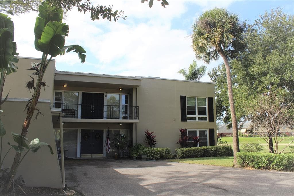 25 COUNTRY CLUB DRIVE UNIT 25 LARGO, FL 33771