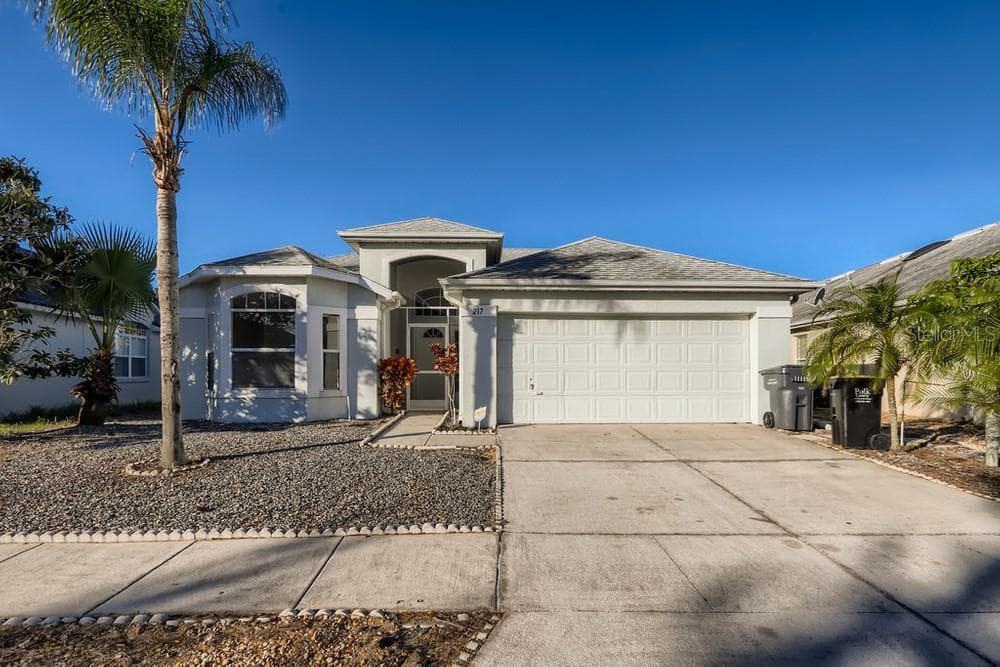 217 ROCHESTER LOOP DAVENPORT, FL 33897