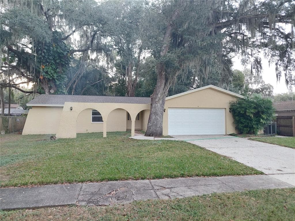 1204 MEADOWCREST DRIVE VALRICO, FL 33594