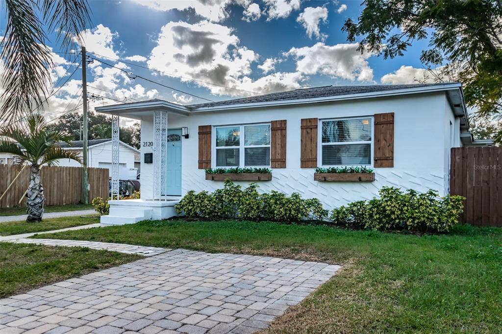 2120 42ND AVENUE N ST PETERSBURG, FL 33714