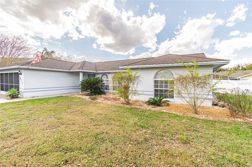 611 POWDER HORN ROW LAKELAND, FL 33809