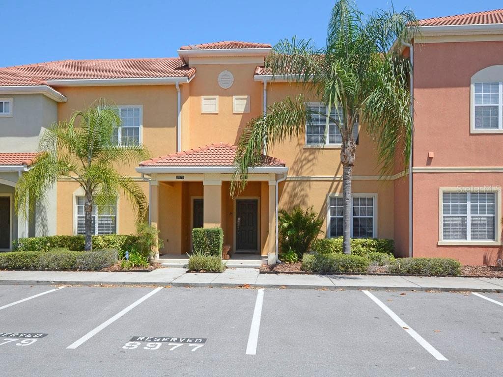 8977 COCO PALM ROAD KISSIMMEE, FL 34747