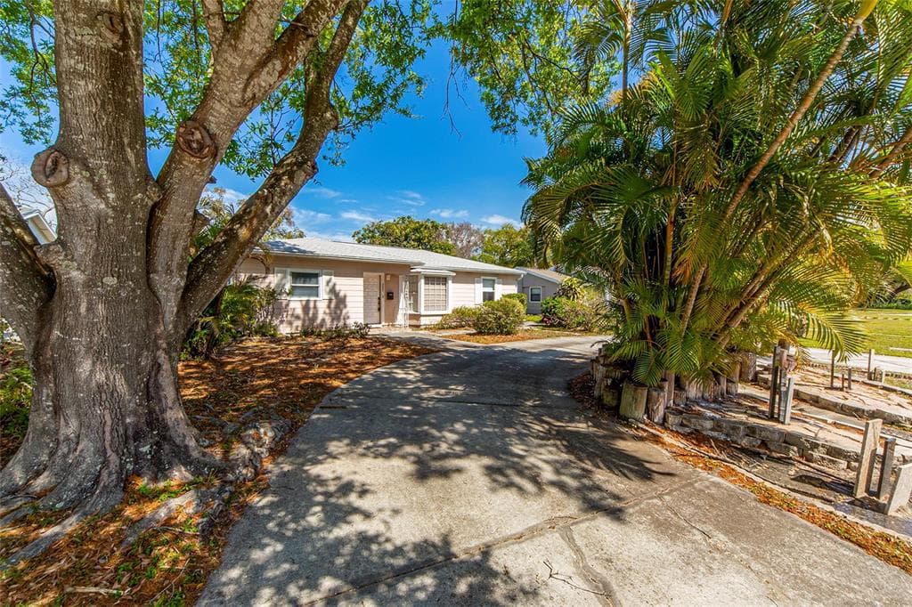 263 39TH AVENUE NE ST PETERSBURG, FL 33703