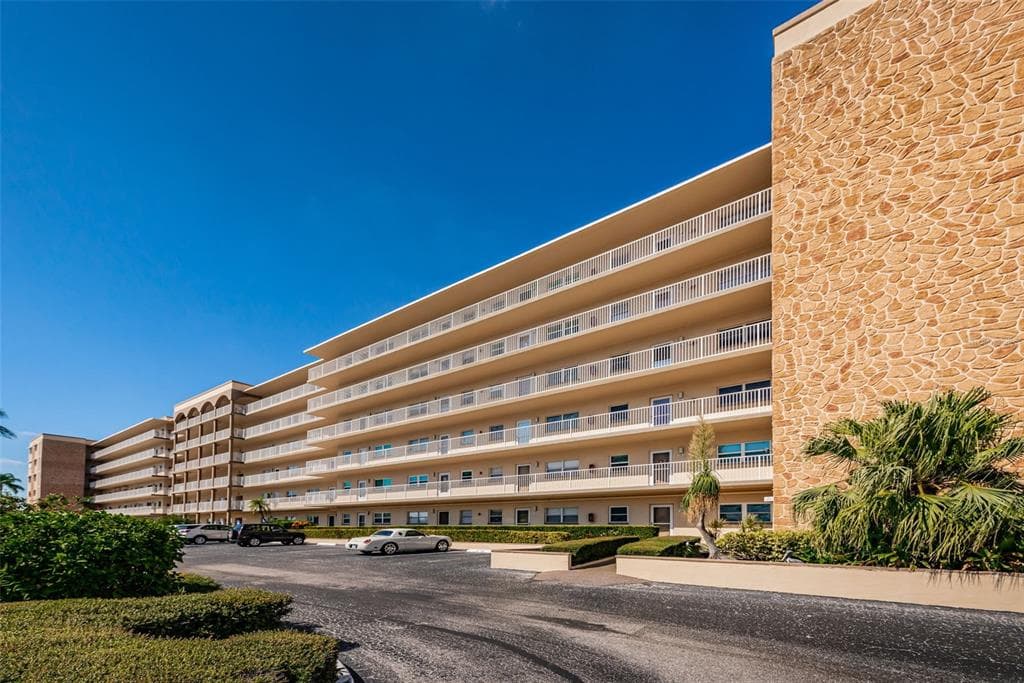 6075 SHORE BOULEVARD S UNIT 312 GULFPORT, FL 33707