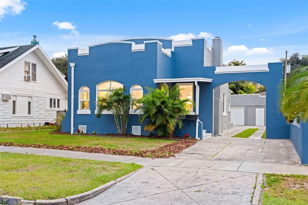 1120 17TH AVENUE N ST PETERSBURG, FL 33704