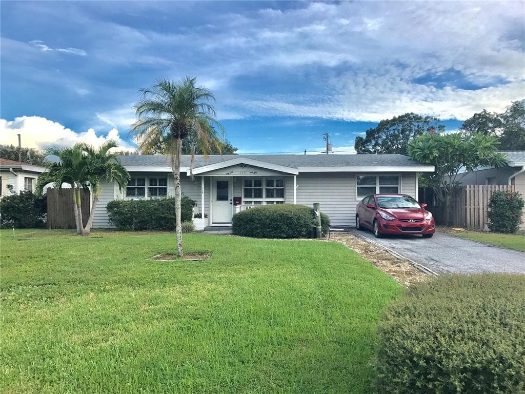 130 43RD AVENUE NE ST PETERSBURG, FL 33703