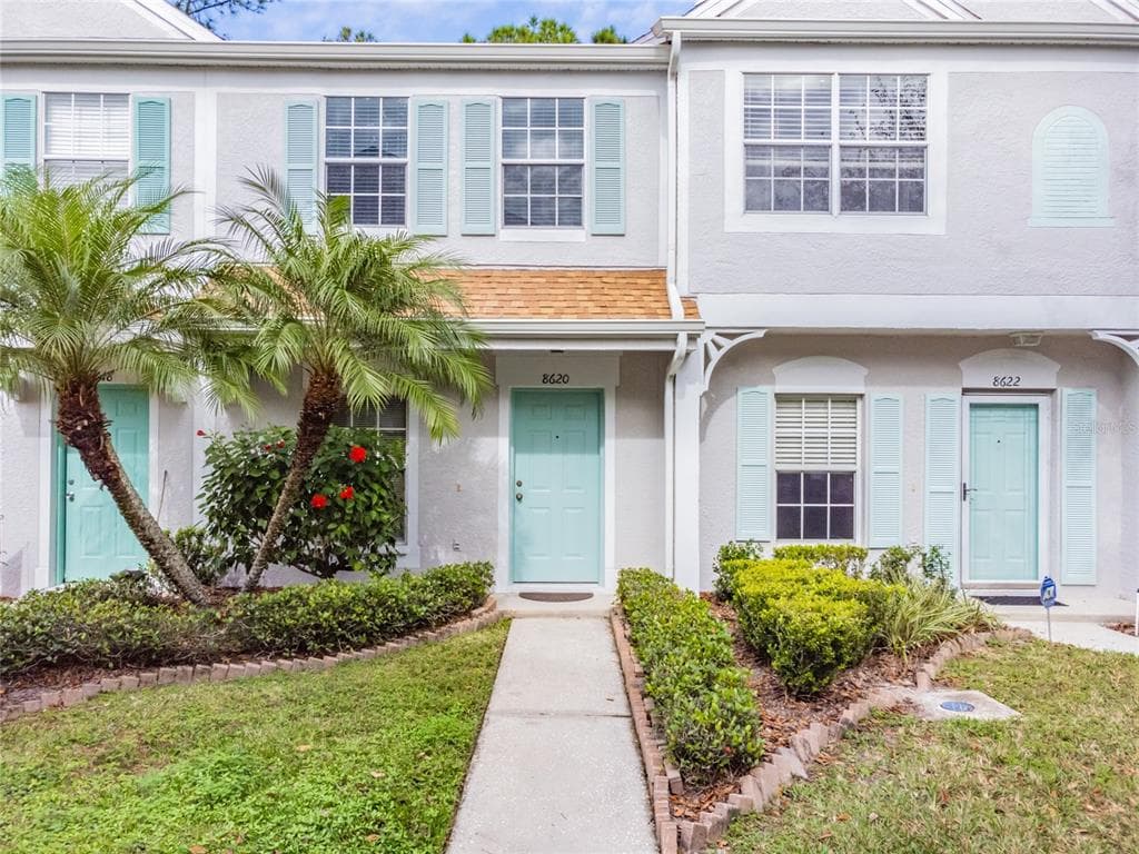 8620 HUNTERS KEY CIRCLE TAMPA, FL 33647