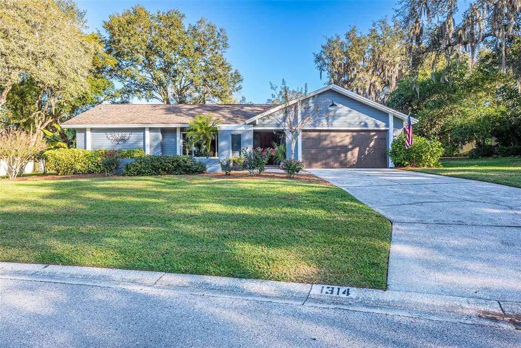 1314 CAMBRON DRIVE VALRICO, FL 33596