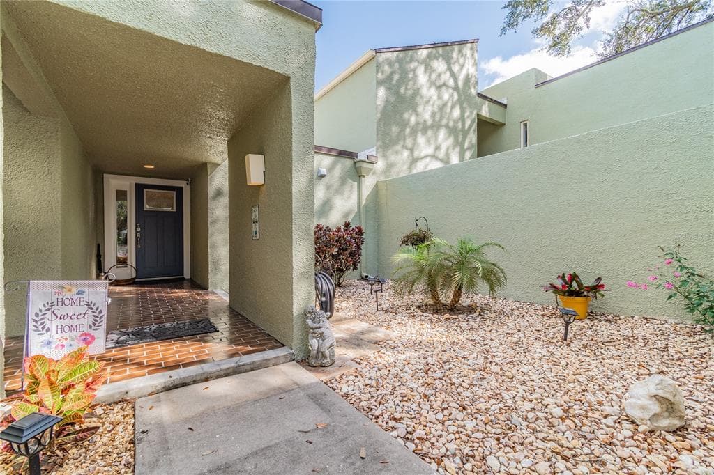 13513 PALMWOOD LN UNIT 13513 TAMPA, FL 33618