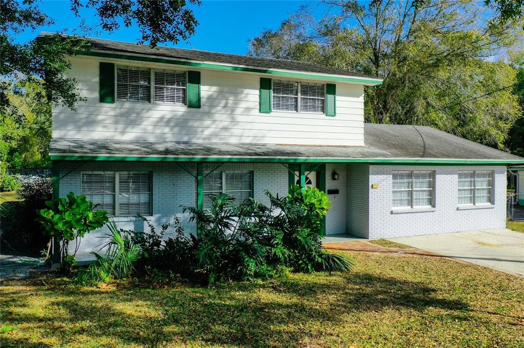 611 LEISURE AVENUE TAMPA, FL 33613