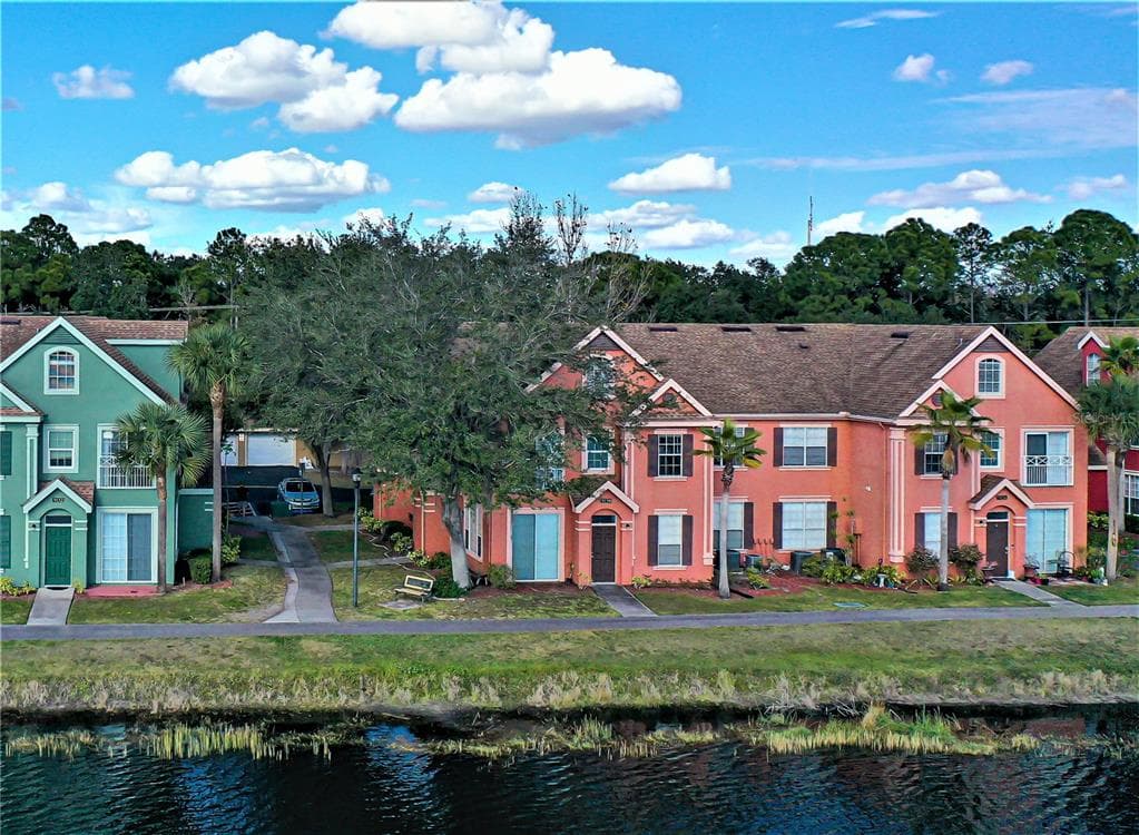 9148 LAKE CHASE ISLAND WAY TAMPA, FL 33626