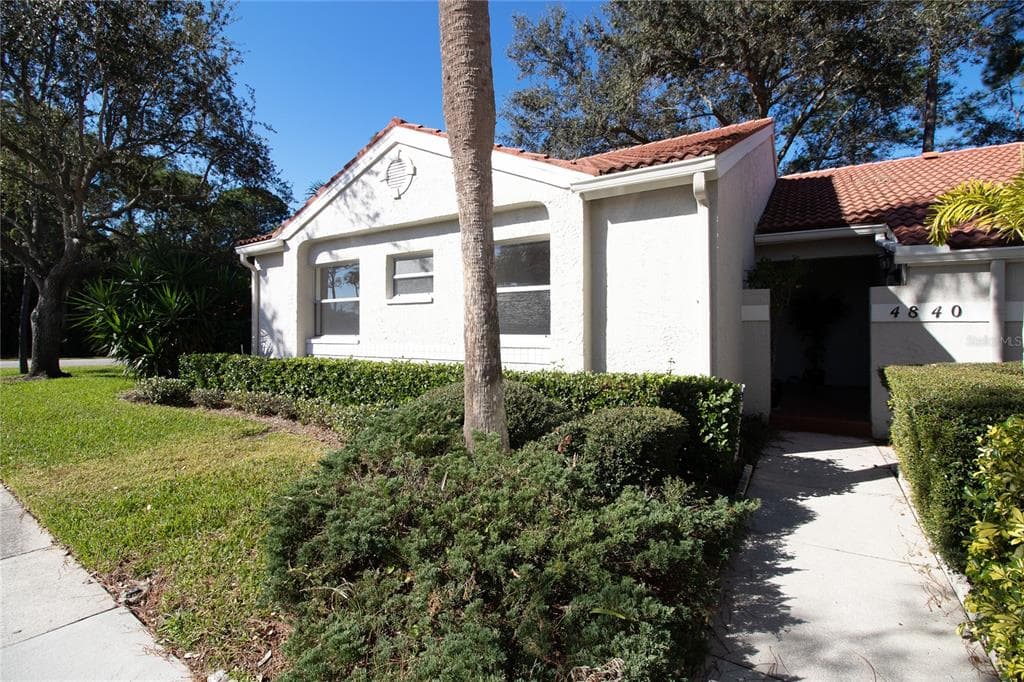 4840 NAPOLI COURT NE UNIT 4840 ST PETERSBURG, FL 33703