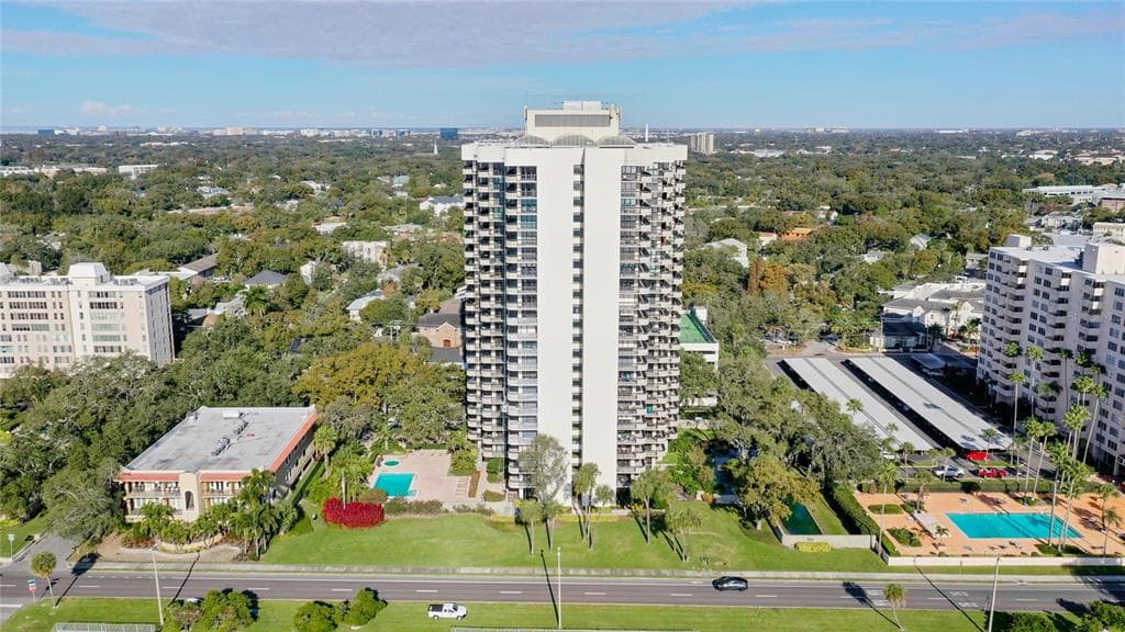 2413 BAYSHORE BOULEVARD UNIT 2304 TAMPA, FL 33629