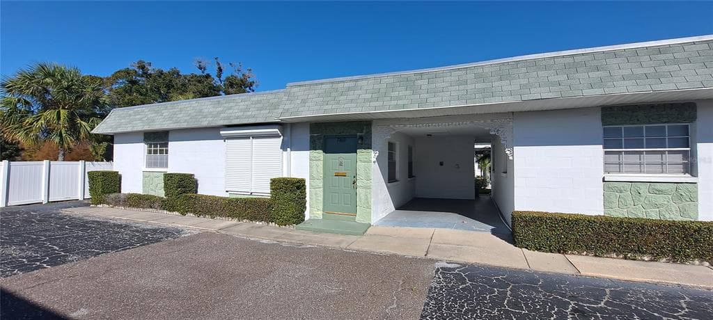 7869 39TH AVENUE N UNIT 7869-P ST PETERSBURG, FL 33709