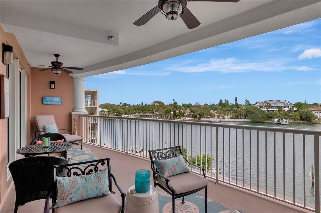 3805 GULF BOULEVARD UNIT 402 ST PETE BEACH, FL 33706