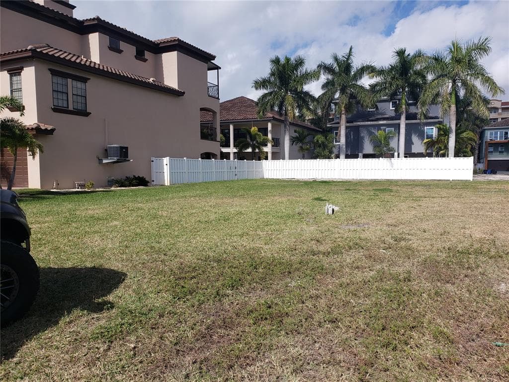 108 FOREST HILLS DRIVE REDINGTON SHORES, FL 33708