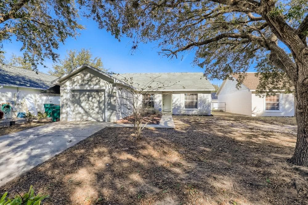 2658 WINCHESTER CIRCLE EUSTIS, FL 32726