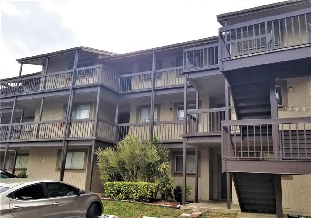 6338 NEWTOWN CIRCLE UNIT C4 TAMPA, FL 33615
