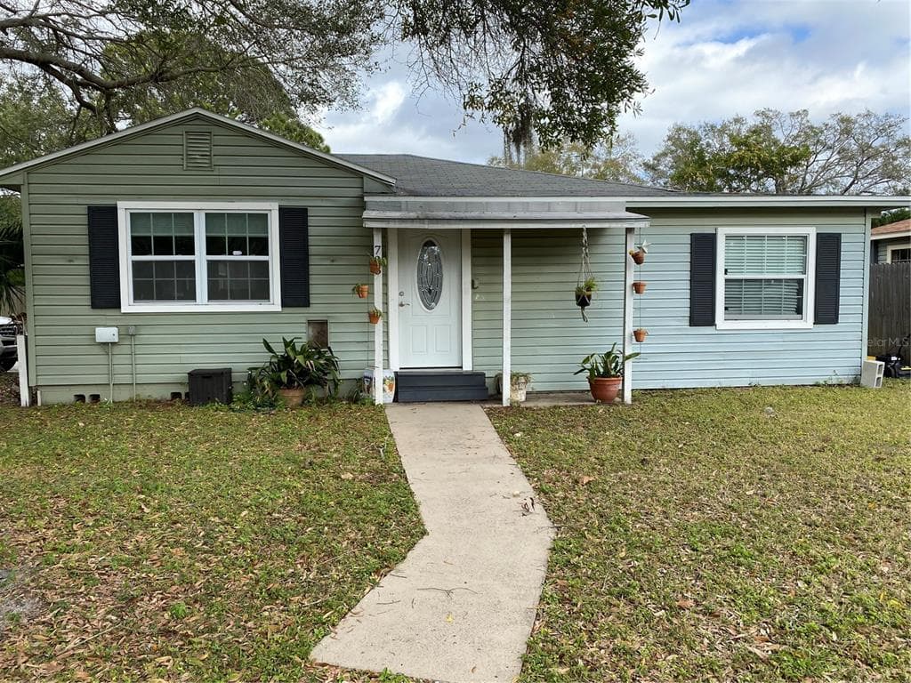733 61ST AVENUE NE ST PETERSBURG, FL 33703