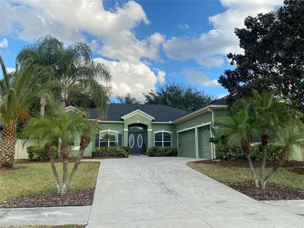 2888 MAJESTIC ISLE DRIVE CLERMONT, FL 34711