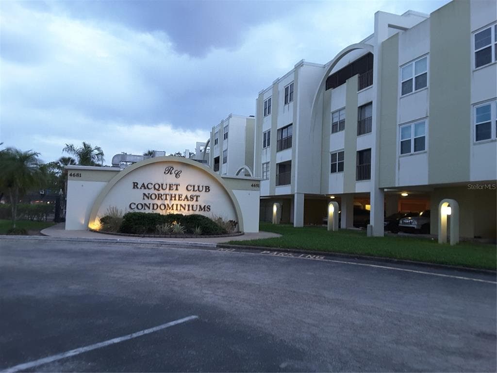 4651 1ST STREET NE UNIT 205 ST PETERSBURG, FL 33703
