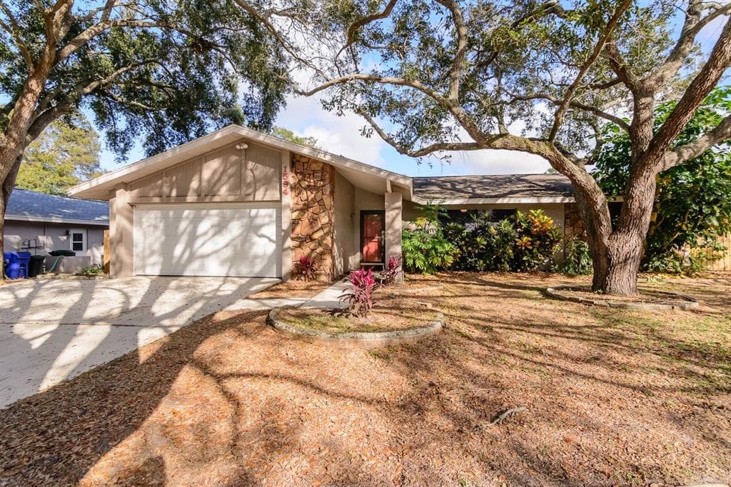 1594 ROXBURG LANE
