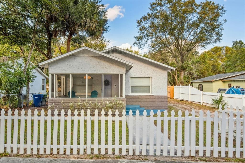 3422 E COMANCHE AVENUE TAMPA, FL 33610