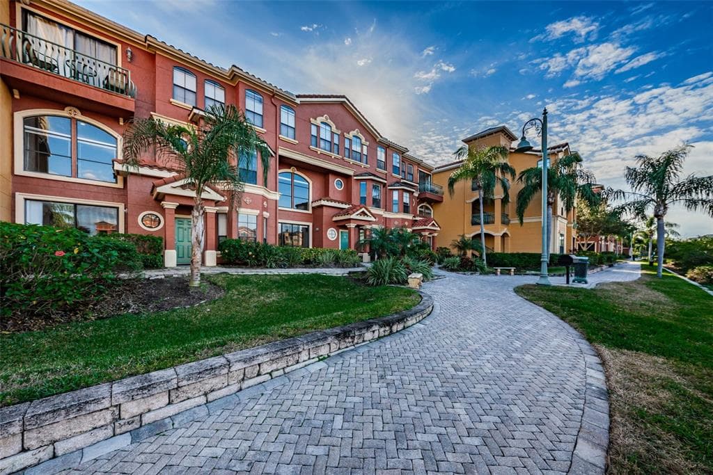 2746 VIA TIVOLI UNIT 115B CLEARWATER, FL 33764