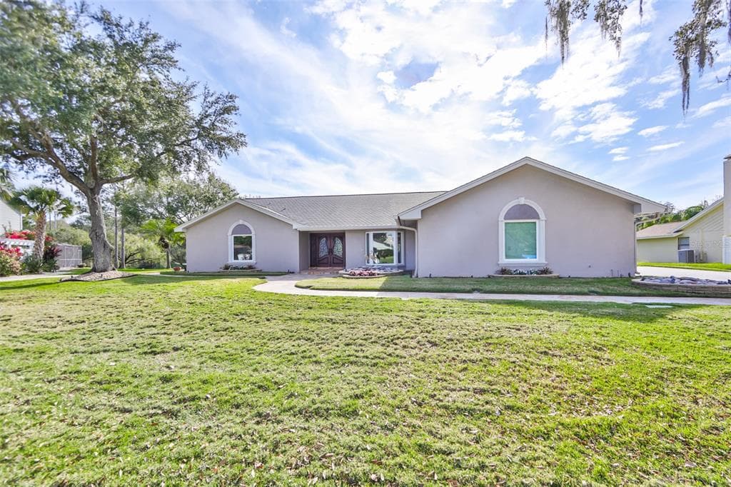 13614 DIAMOND HEAD DRIVE TAMPA, FL 33624