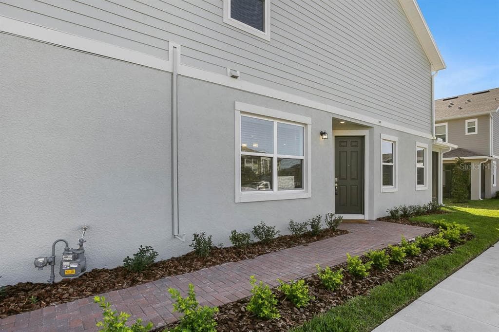 5735 SPOTTED HARRIER WAY LITHIA, FL 33547