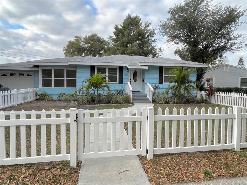 3850 IRIS STREET N ST PETERSBURG, FL 33703