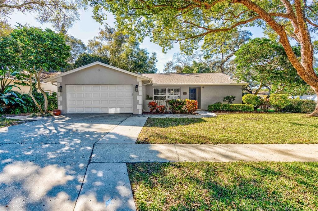 25 HARBOR OAKS CIRCLE