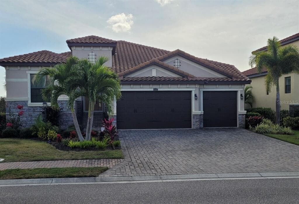 5410 TITLE ROW DRIVE BRADENTON, FL 34210