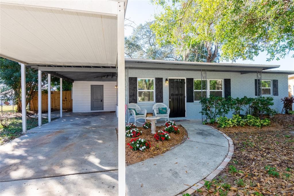 2122 W SEWAHA STREET TAMPA, FL 33612