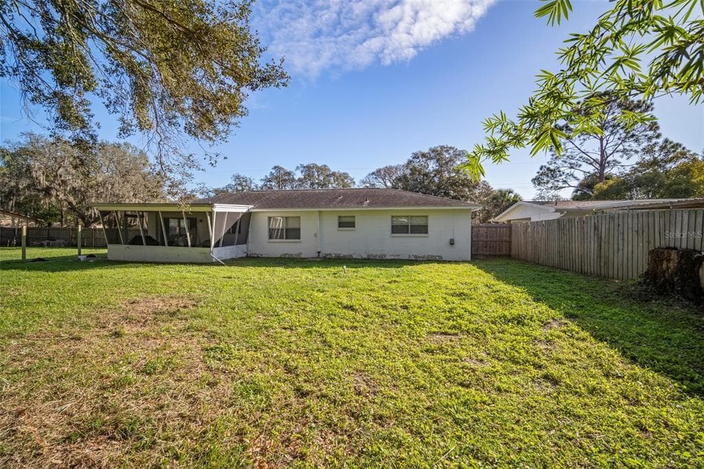 914 W WATERS AVENUE TAMPA, FL 33604