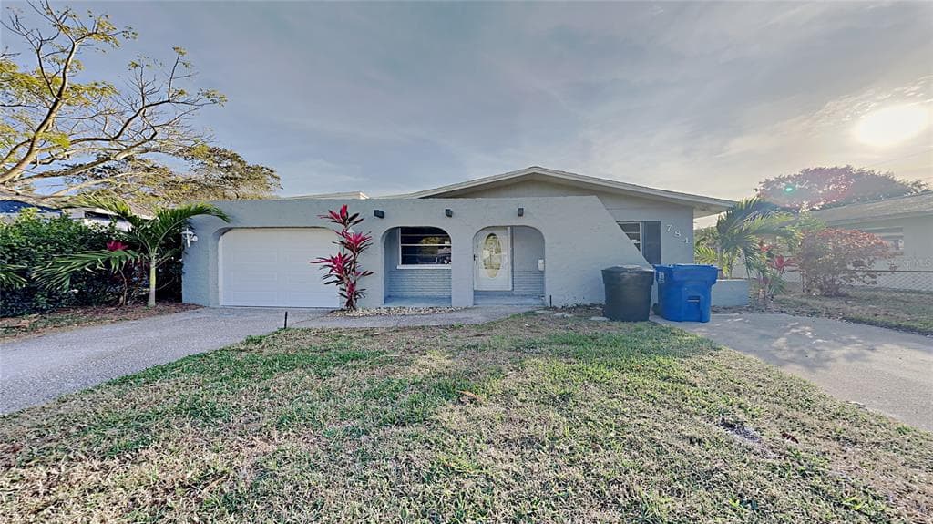 784 52ND AVENUE S ST PETERSBURG, FL 33705