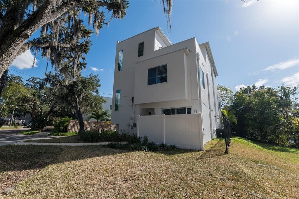 2728 N RIDGEWOOD AVENUE UNIT 2 TAMPA, FL 33602
