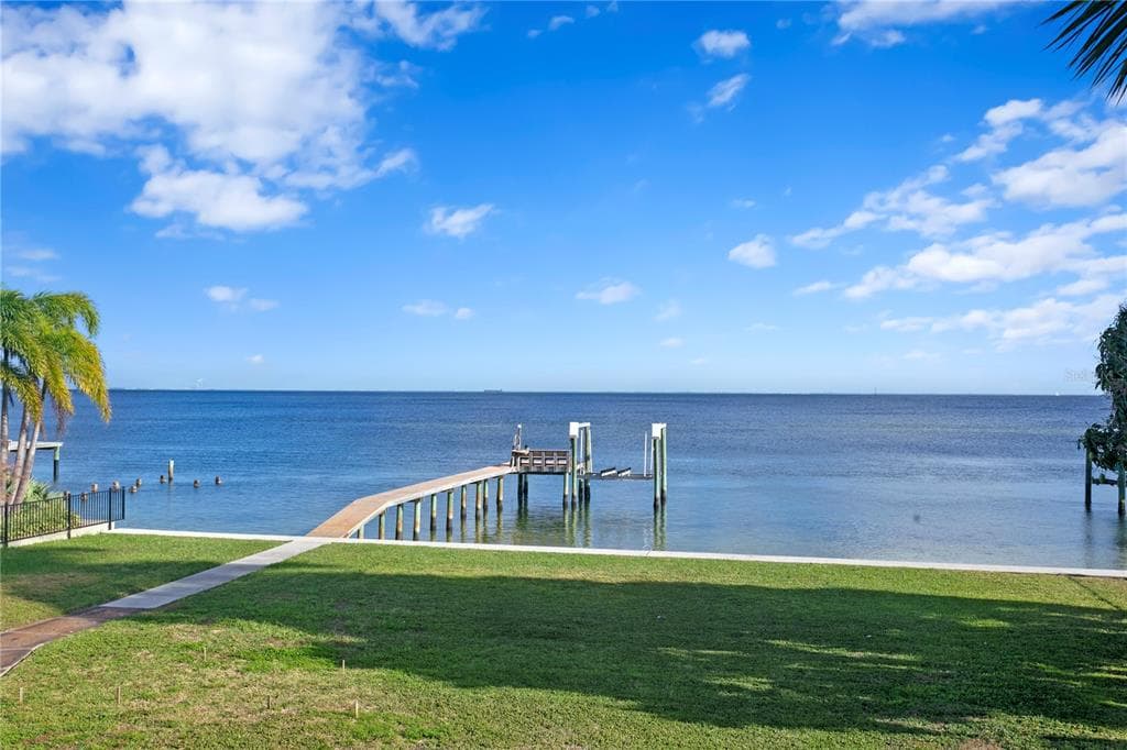 4527 BAYSHORE BOULEVARD NE ST PETERSBURG, FL 33703