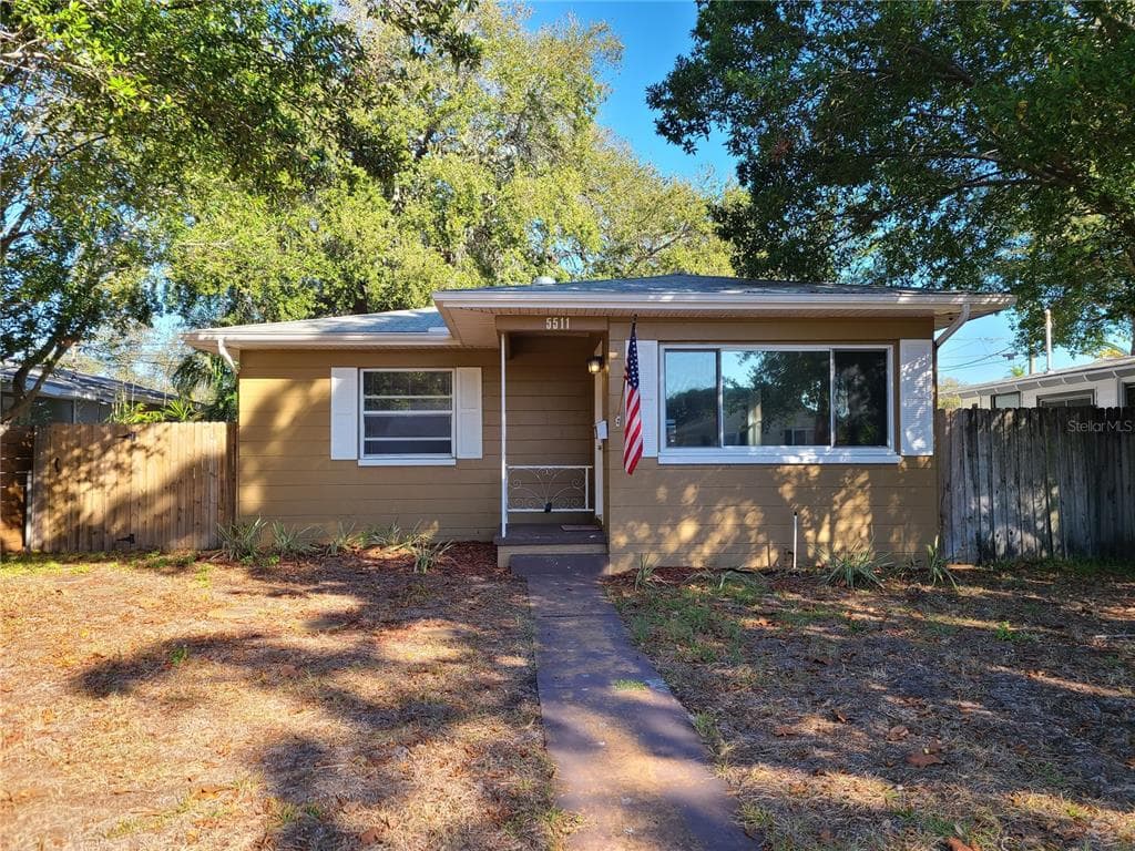 5511 DARTMOUTH AVENUE N ST PETERSBURG, FL 33710