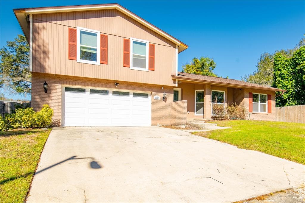 4023 BRAESGATE LANE TAMPA, FL 33624