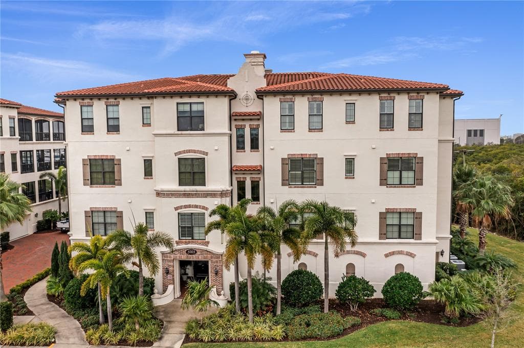 5703 YEATS MANOR DRIVE UNIT 401 TAMPA, FL 33616