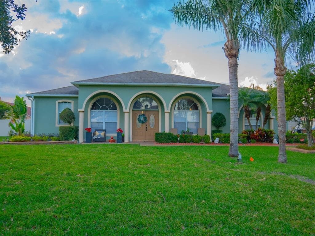 144 E LAKESHORE BOULEVARD KISSIMMEE, FL 34744