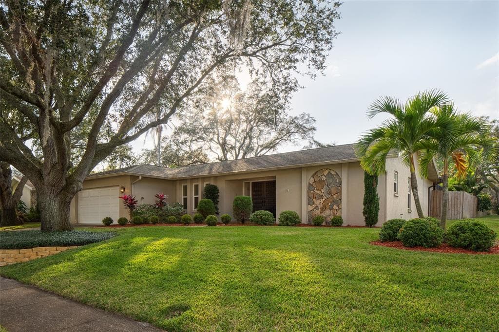 2582 KNOTTY PINE WAY CLEARWATER, FL 33761