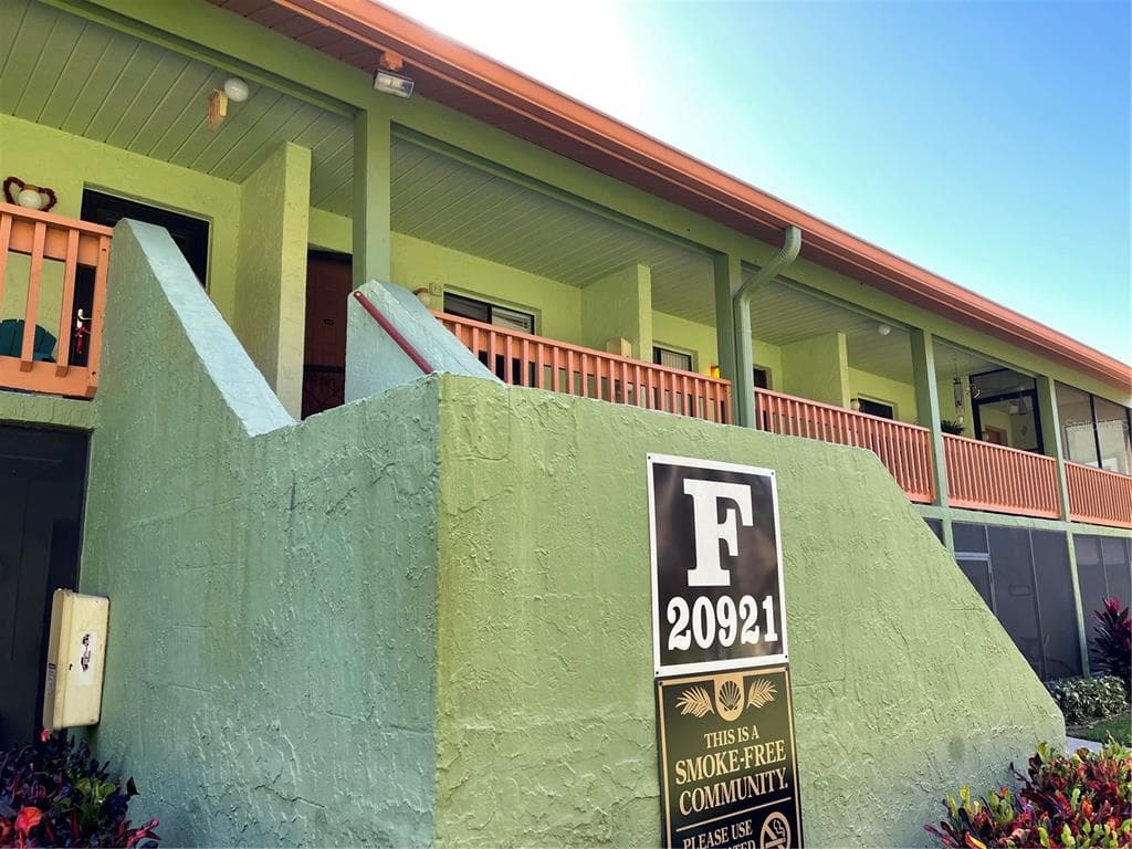 20921 HAULOVER COVE UNIT 8 LUTZ, FL 33558