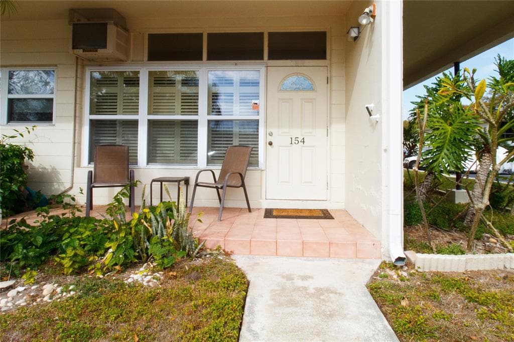 5745 40TH AVENUE N UNIT 154 KENNETH CITY, FL 33709