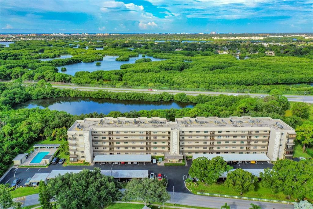 8198 TERRACE GARDEN DR N UNIT 105 ST PETERSBURG, FL 33709